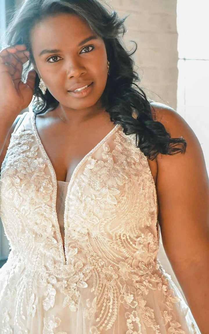 Essense of Australia D3151 - Size 24