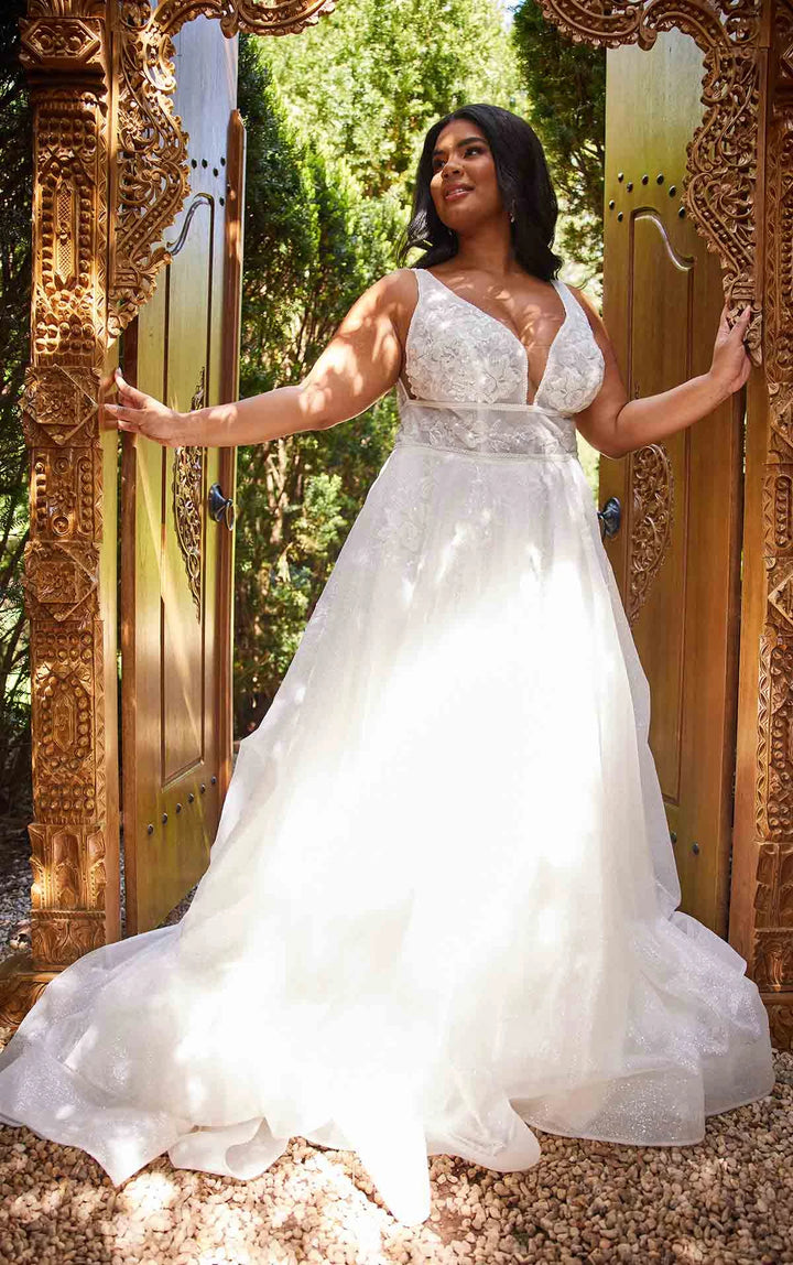 full front of essense d3445 ivory tulle a-line wedding dress, showing the lace bodice with a v neckline and flowy skirt