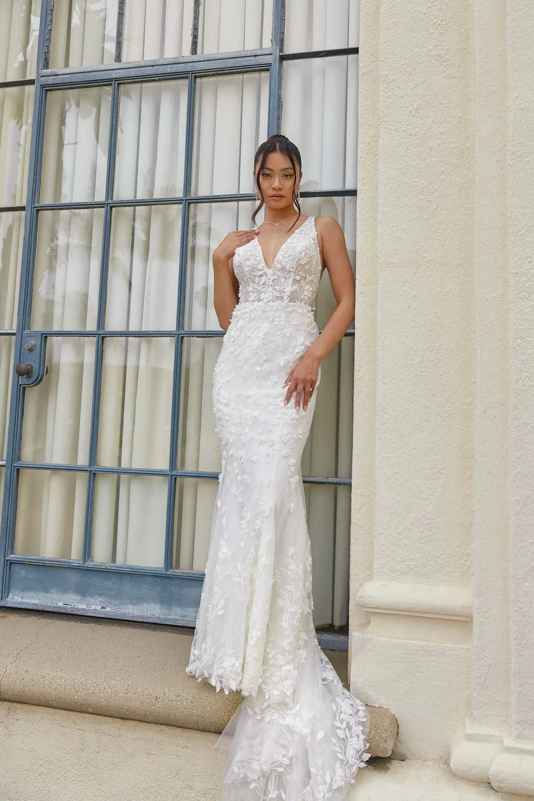 Essense of Australia D3881 + Overskirt - Size 10