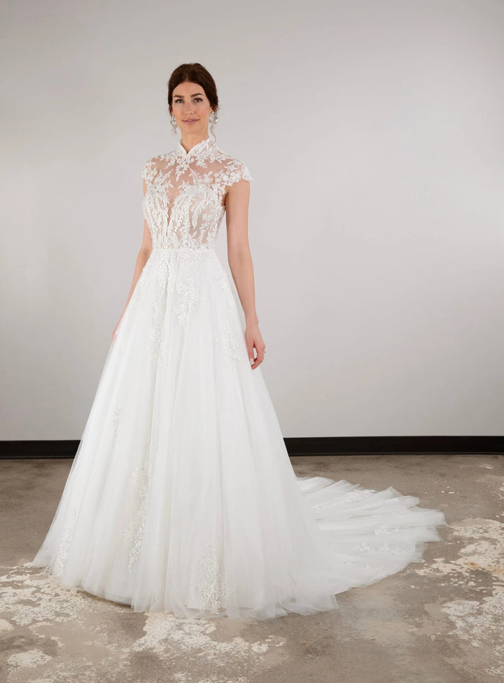 Essense of Australia D3929 - Size 10