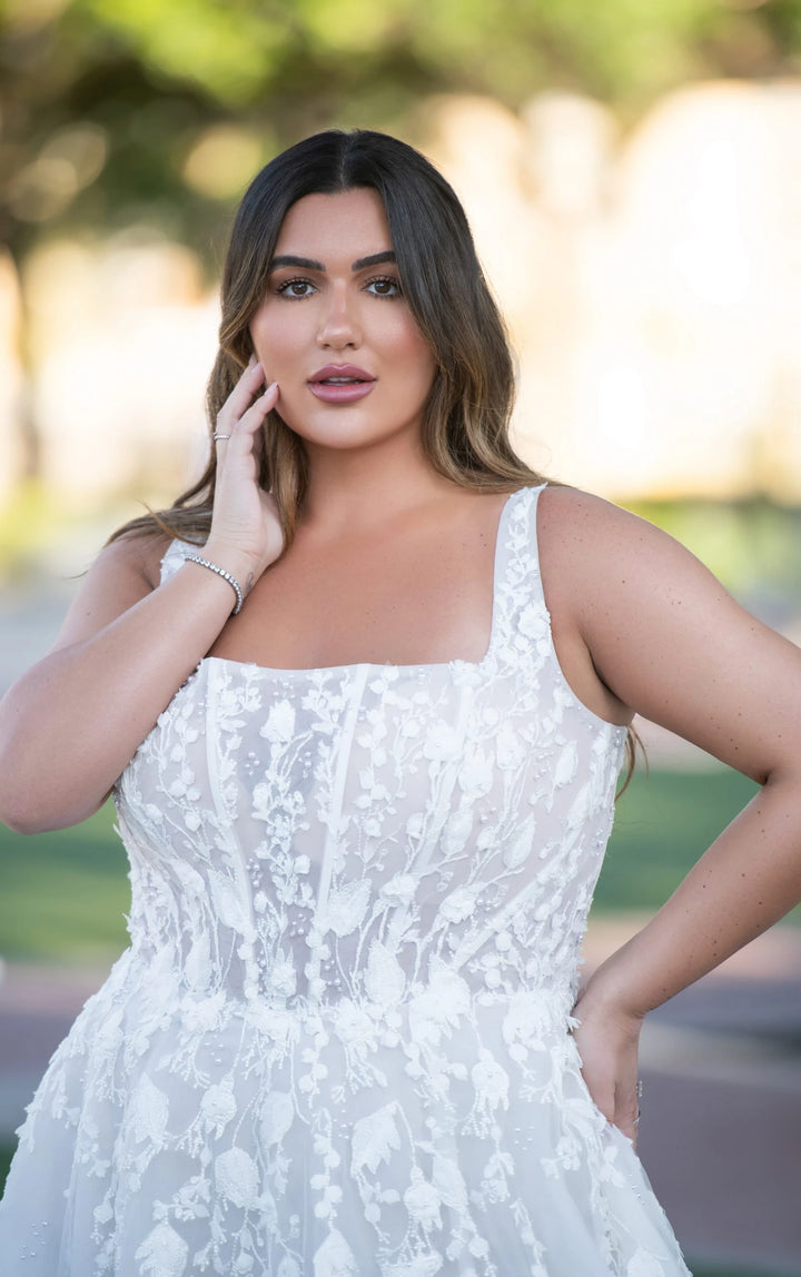 Essense of Australia D4030 - Size 22