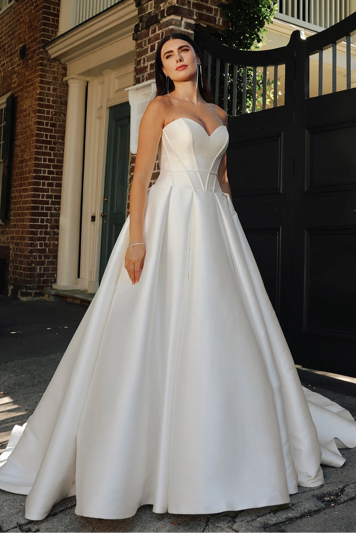 Essense of Australia D4117 - Size 14