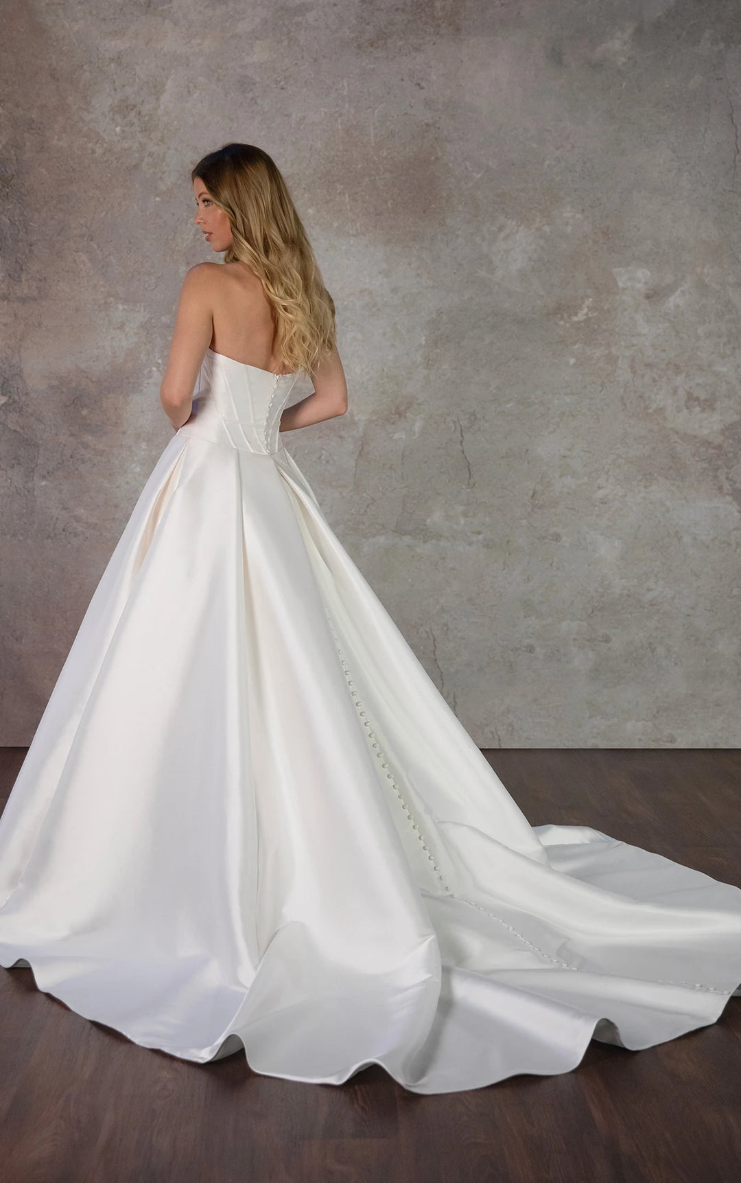 Essense of Australia D4117 - Size 14