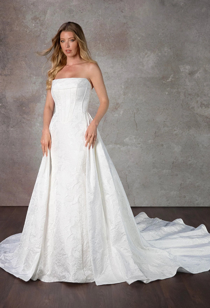 Essense of Australia D4149 + Overskirt - Size 12