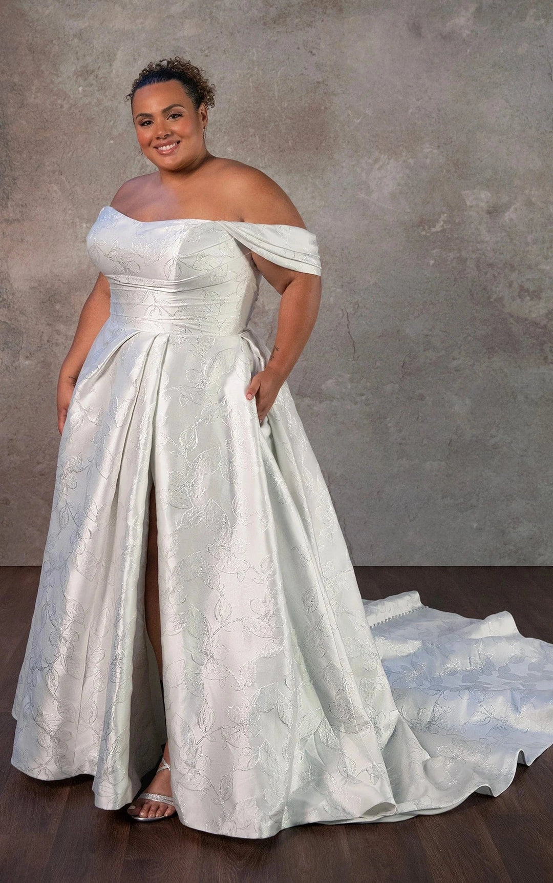 Shop Plus Size Wedding Dresses Online - Luxe Redux Bridal Shop Plus Size Wedding Dresses Online - Luxe Redux Bridal
