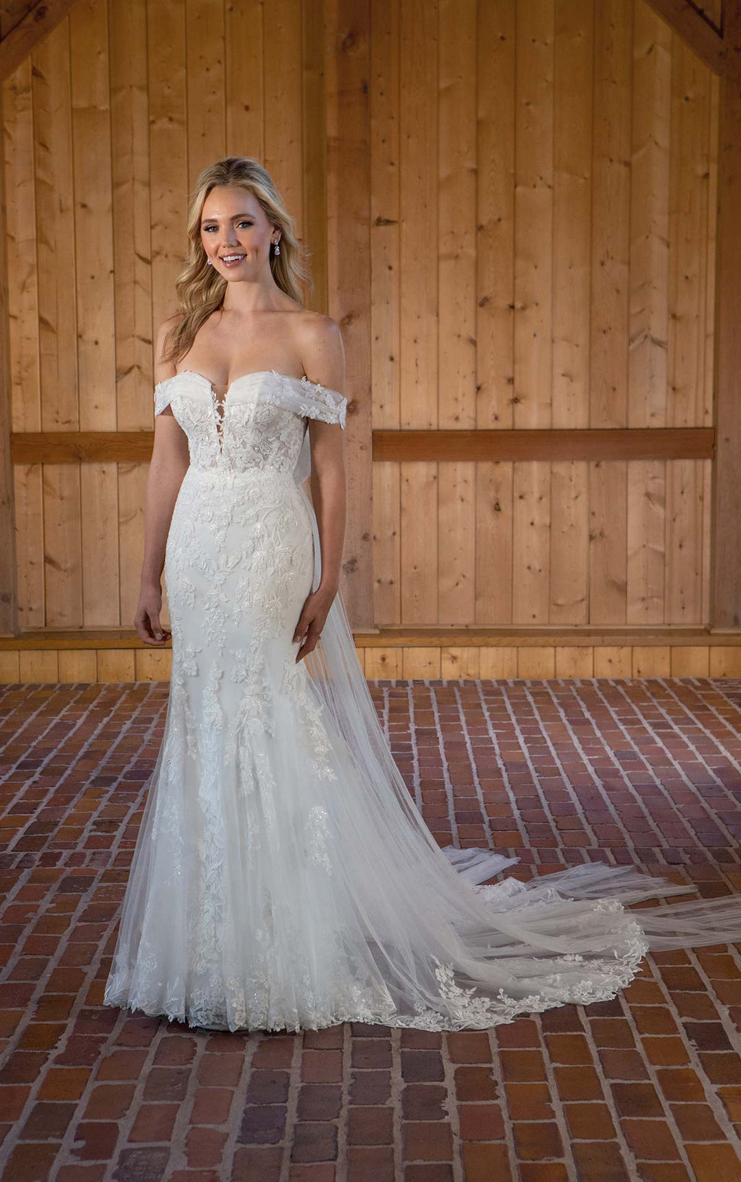 Essense of Australia D3639 - Size 16 Luxe Redux Bridal Essense of Australia D3639 - Size 16 Luxe Redux Bridal