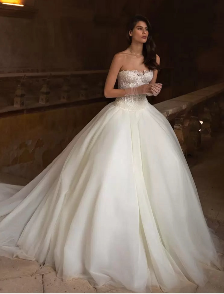 Eva Lendel Tasca - Size 10