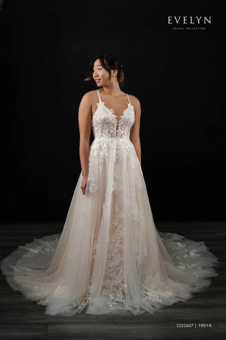 Evelyn Bridal Freya - Size 6