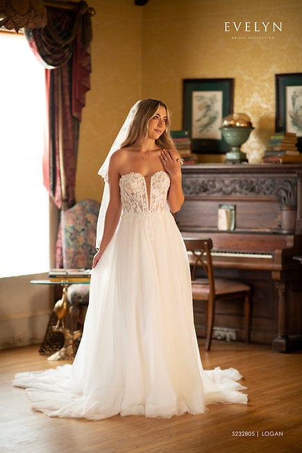 Evelyn Bridal Logan - Size 12