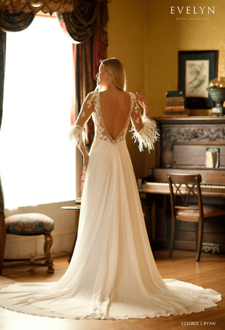 Evelyn Bridal Ryan [Without Feathers] - Size 6