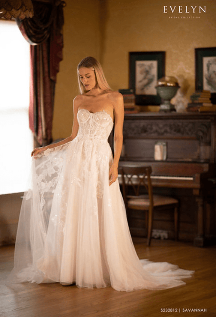 Evelyn Bridal Savannah - Size 4