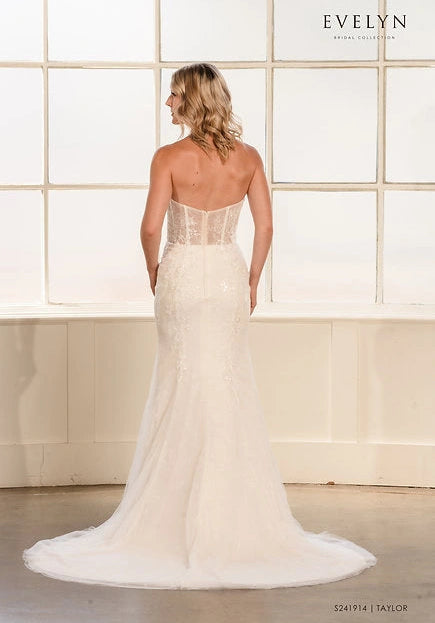 Evelyn Bridal Taylor - Size 18