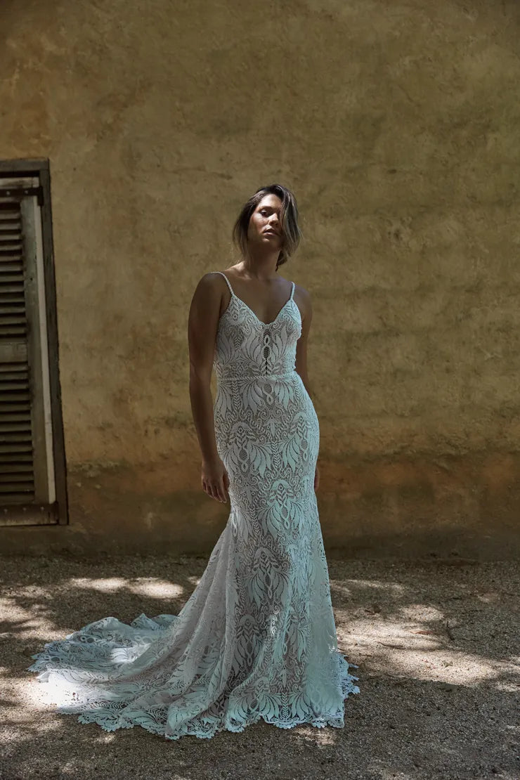 Evie Young Azure - Size 14