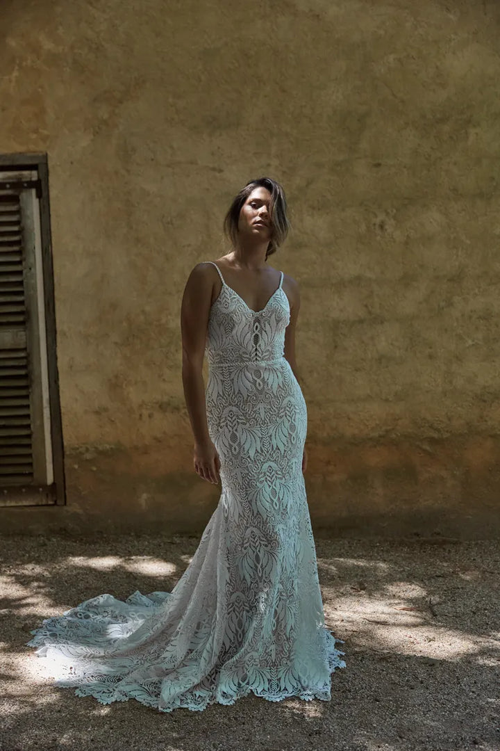 Evie Young Azure - Size 14