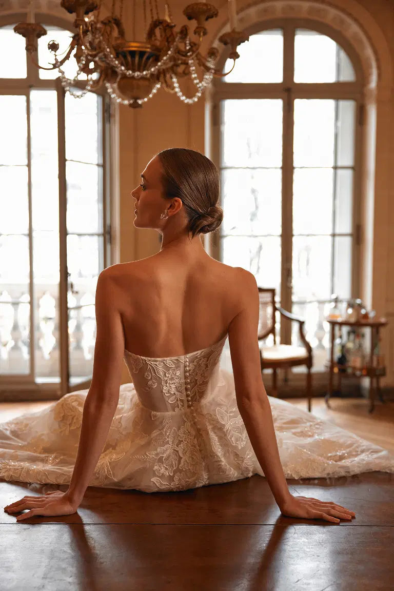 Flora Gabriel - Size 8