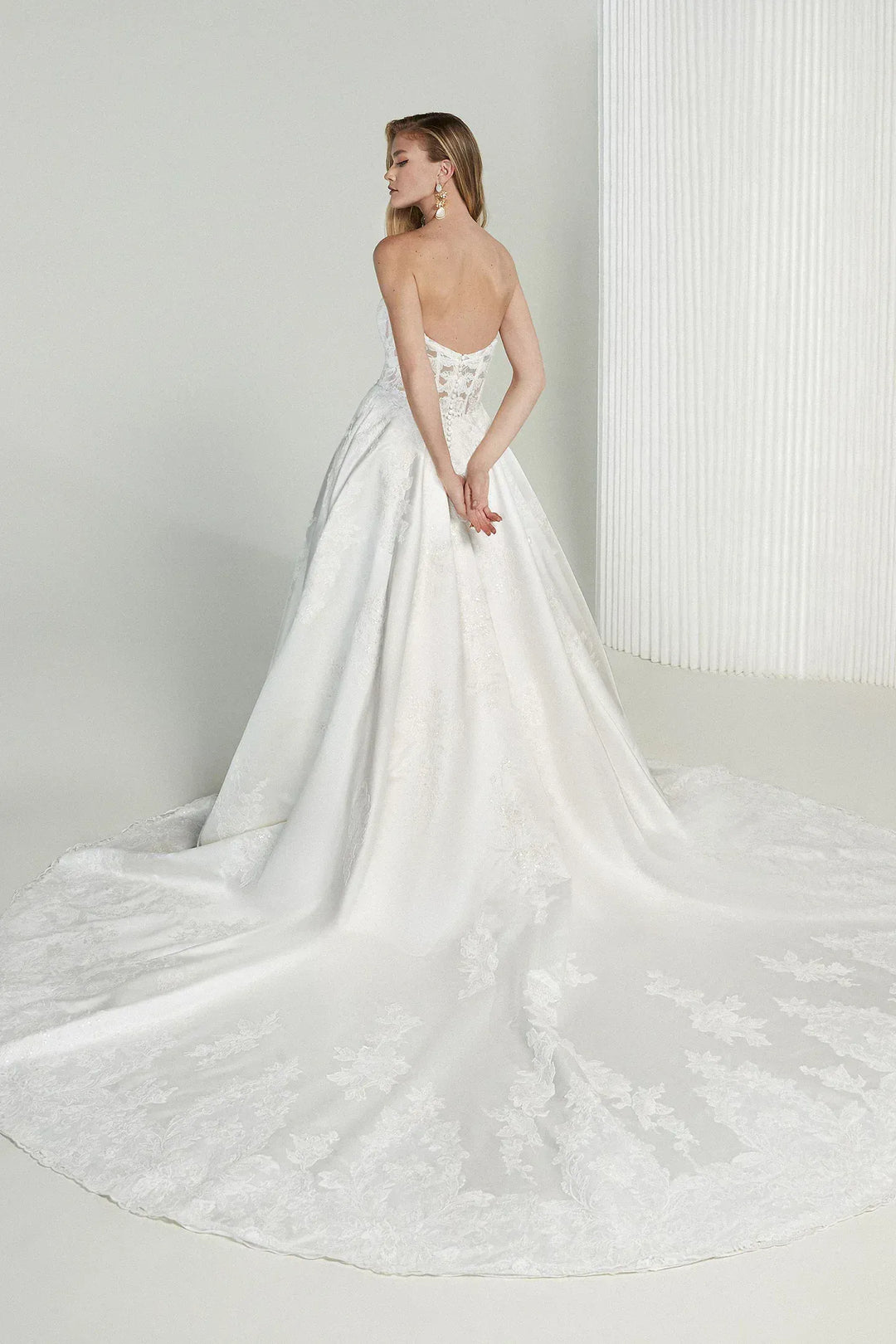 Signature by Justin Alexander 99228 - Size 12