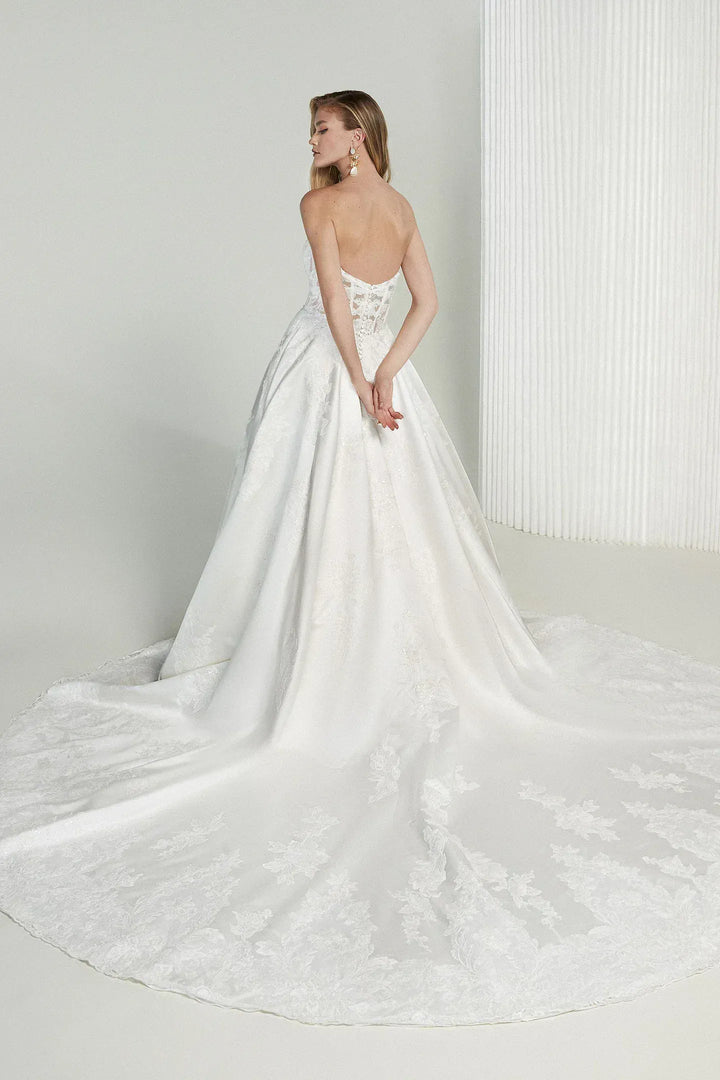 Signature by Justin Alexander 99228 - Size 12