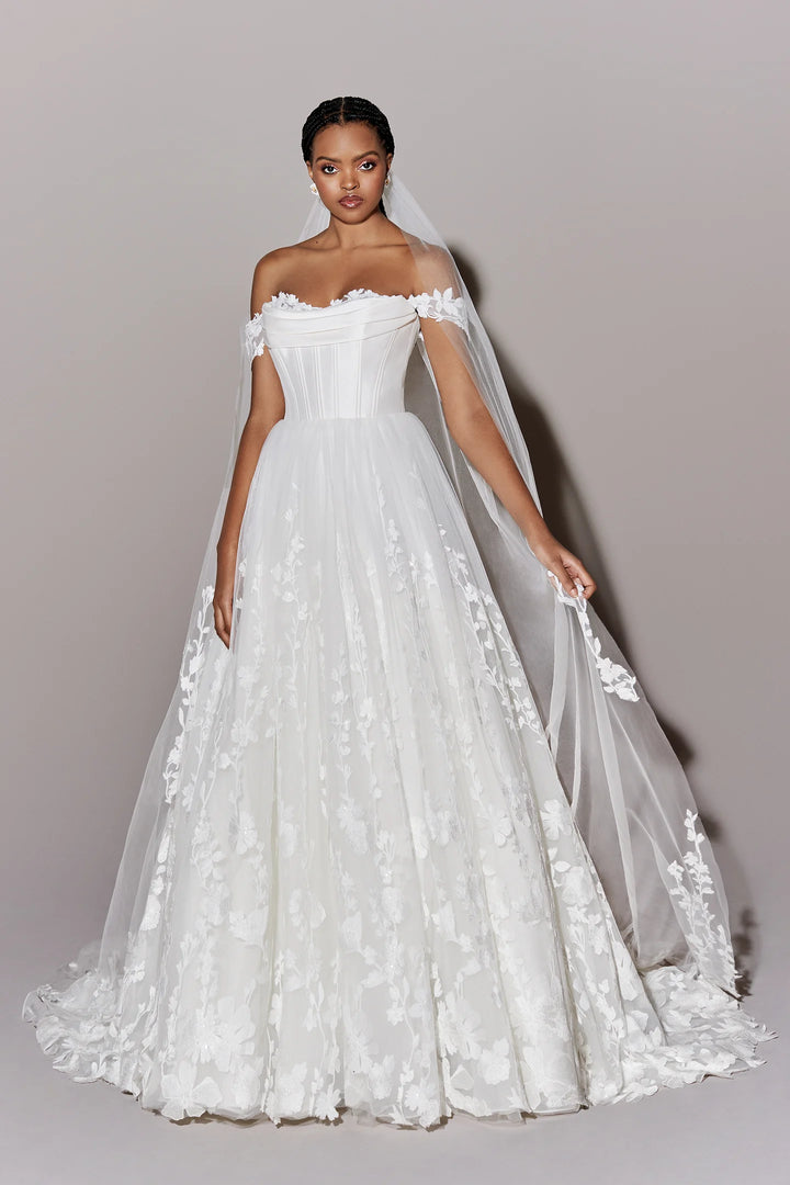 Justin Alexander 99286 + Veil - Size 14