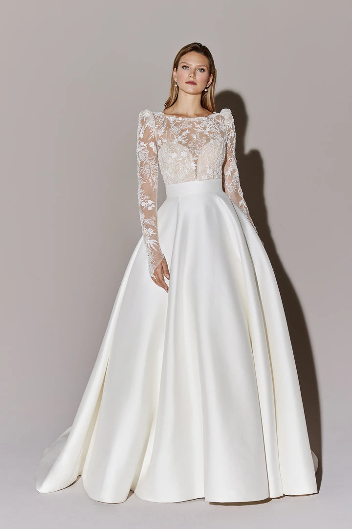 Signature by Justin Alexander Camelot - Size 14