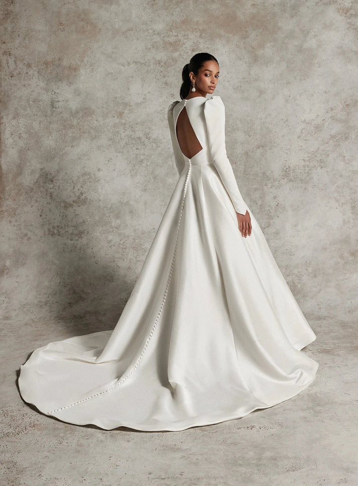 Signature by Justin Alexander Sabira - Size 10