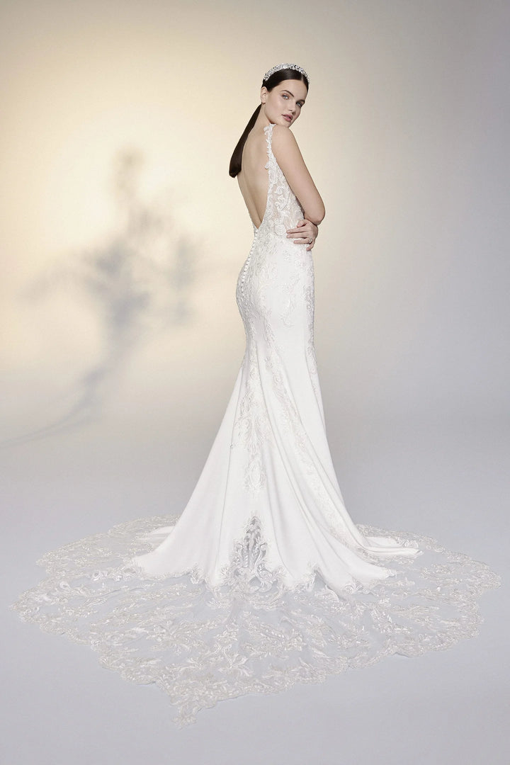 Signature by Justin Alexander Tamara 99205LND - Size 16
