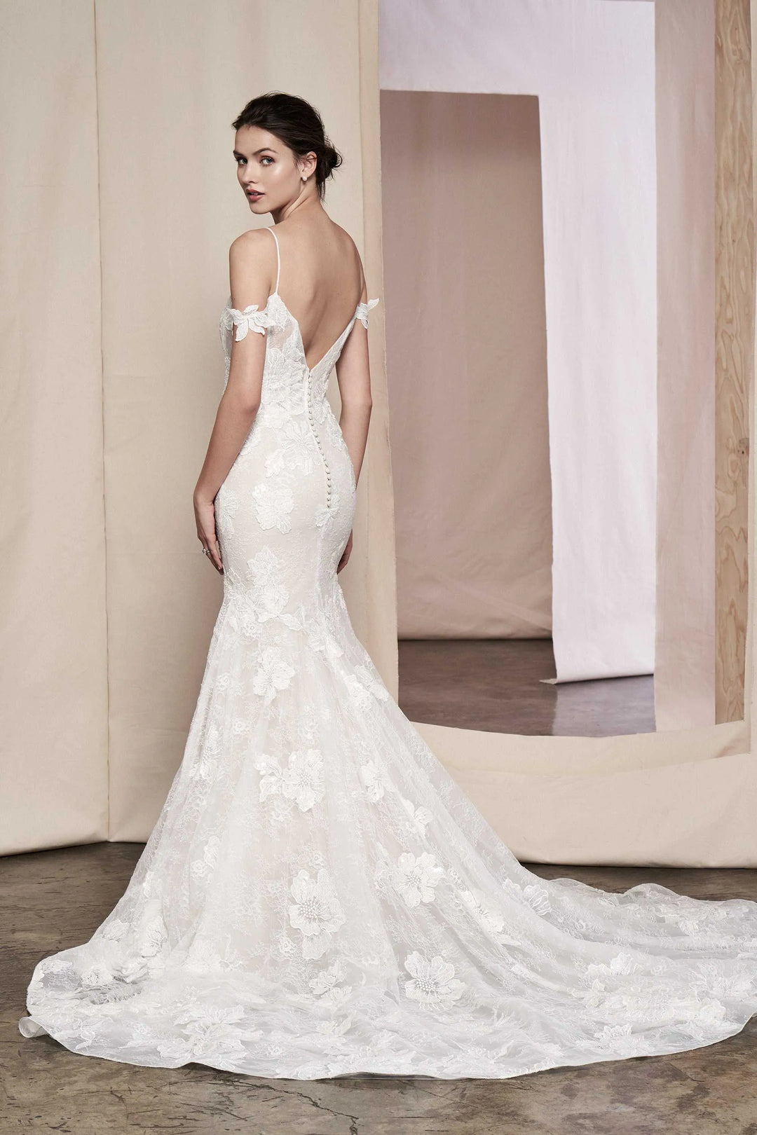 back of justin alexander tansy 99089 lace fit and flare wedding dress with v back, and chapel length train