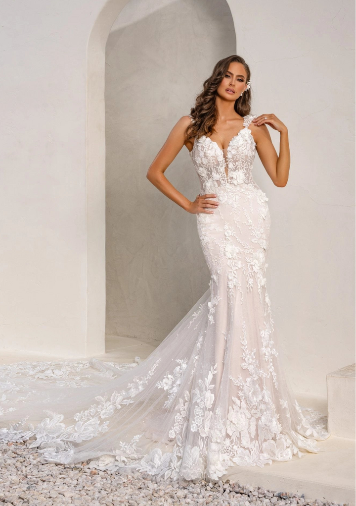 Kitty Chen Generosa - Size 14