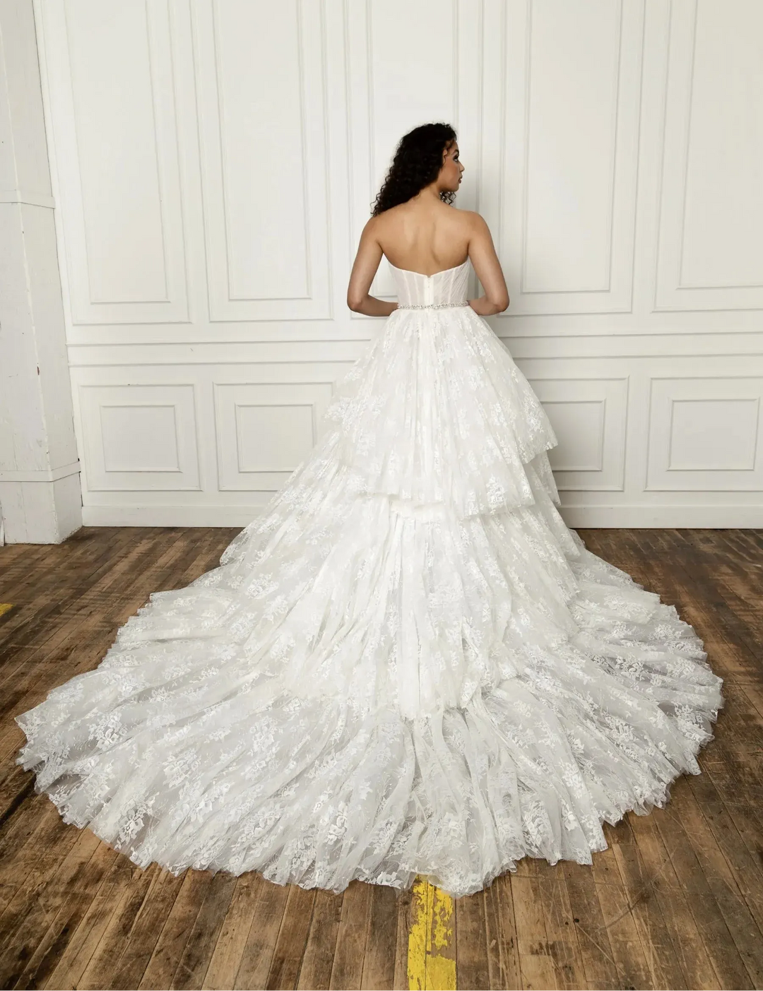 La Premiere Cassandra - Size 8