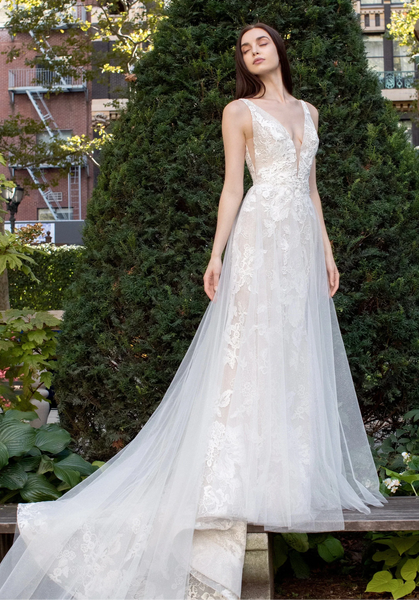 lazaro long sleeve wedding dress Lazaro, Style 3717 Preloved Wedding Dress Save 84%