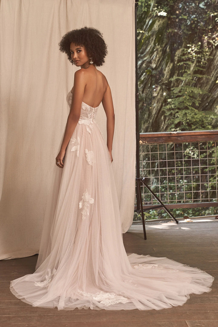 Lillian West 66293 -  Size 8