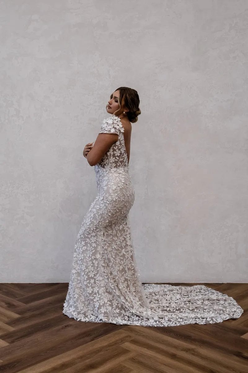 lace wedding dress size 8 Atelier Pronovias Soleil