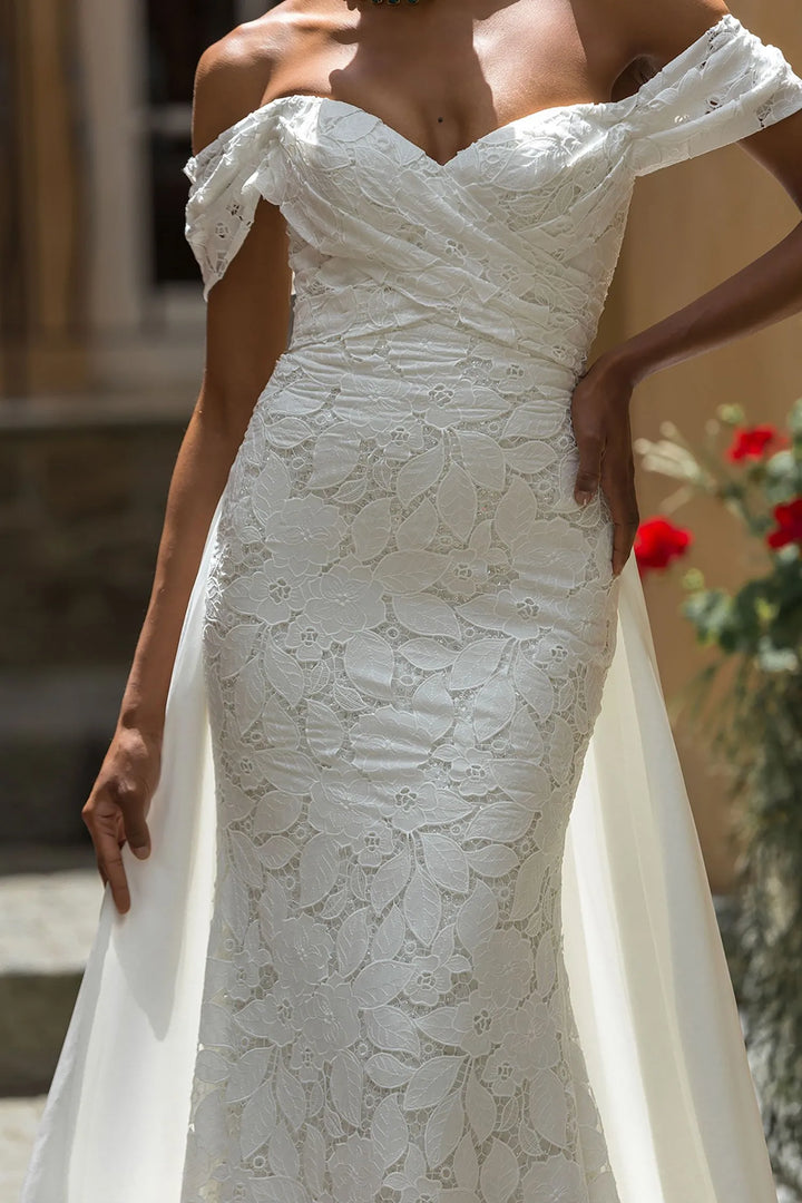 Madi Lane Peta + Overskirt - Size 12