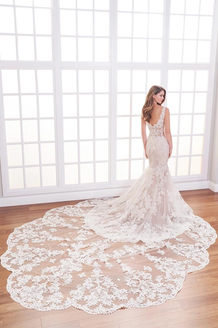 Martin Thornburg MTL12255 + Cape/Overskirt - Size 14