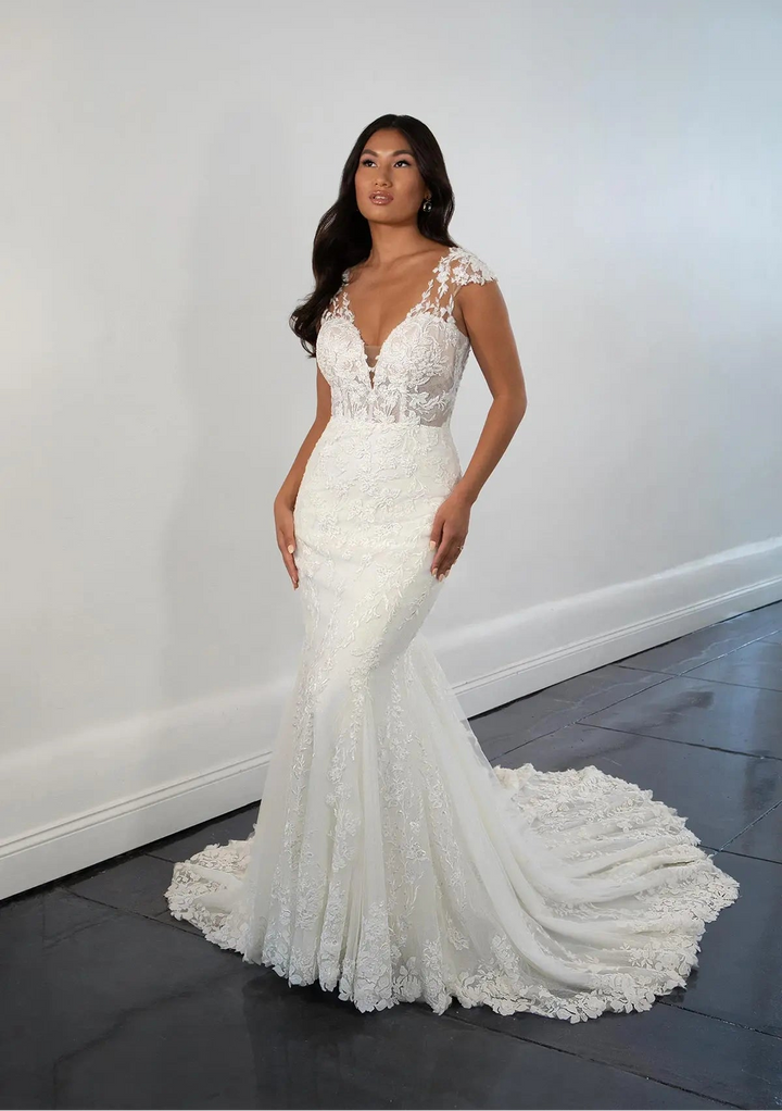 Martina Liana 1463 + Overskirt - Size 12