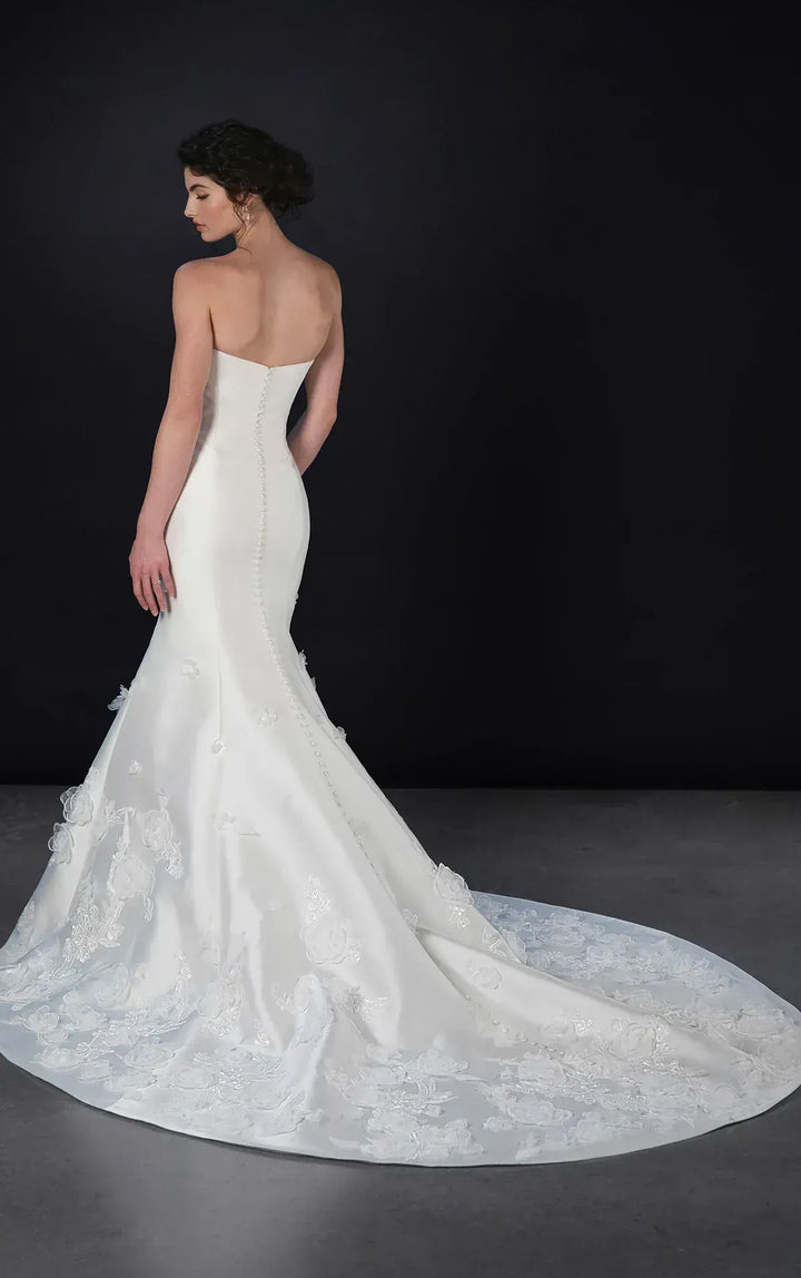 Martina Liana 1868 - Size 14