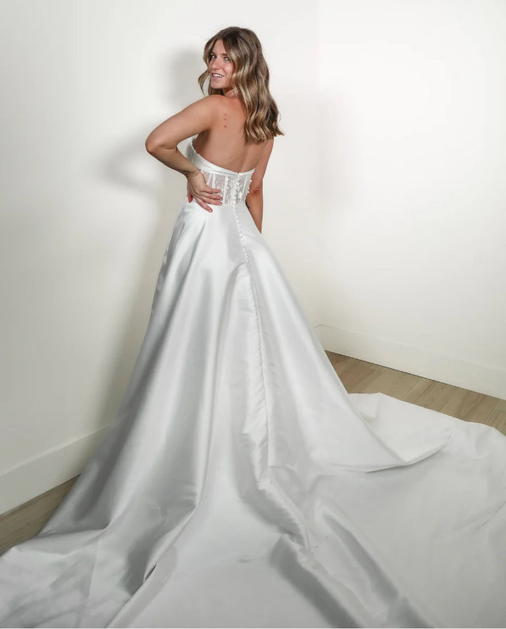 Mia Solano Acacia M2411Z - Size 8