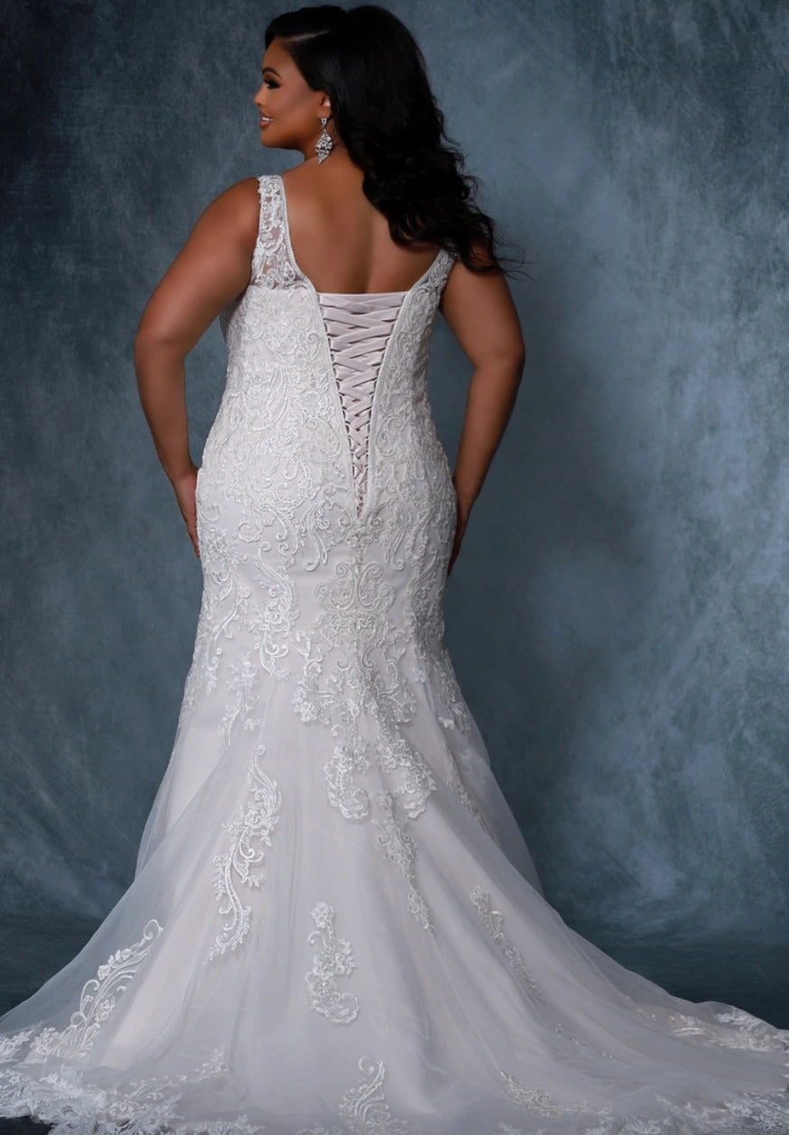 Michelle Bridal MB2212 - Size 24