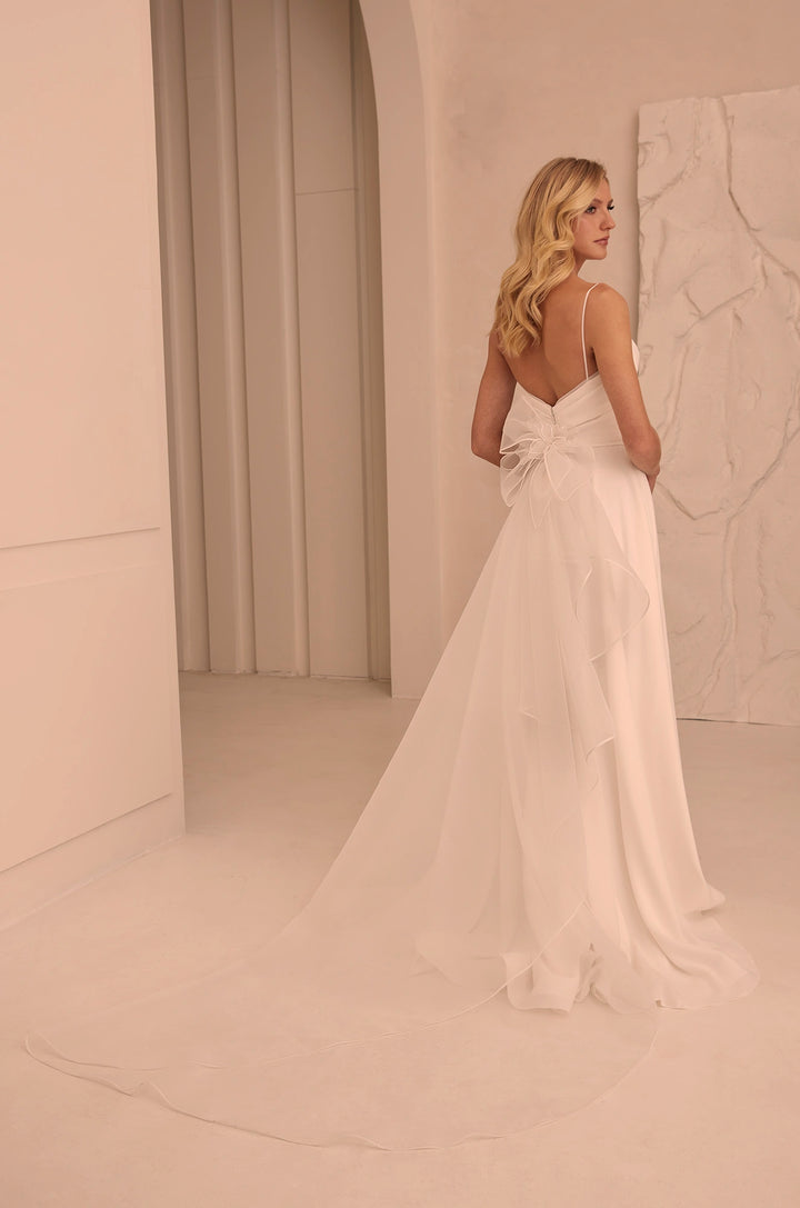 Mikaella M2508 + Train - Size 12