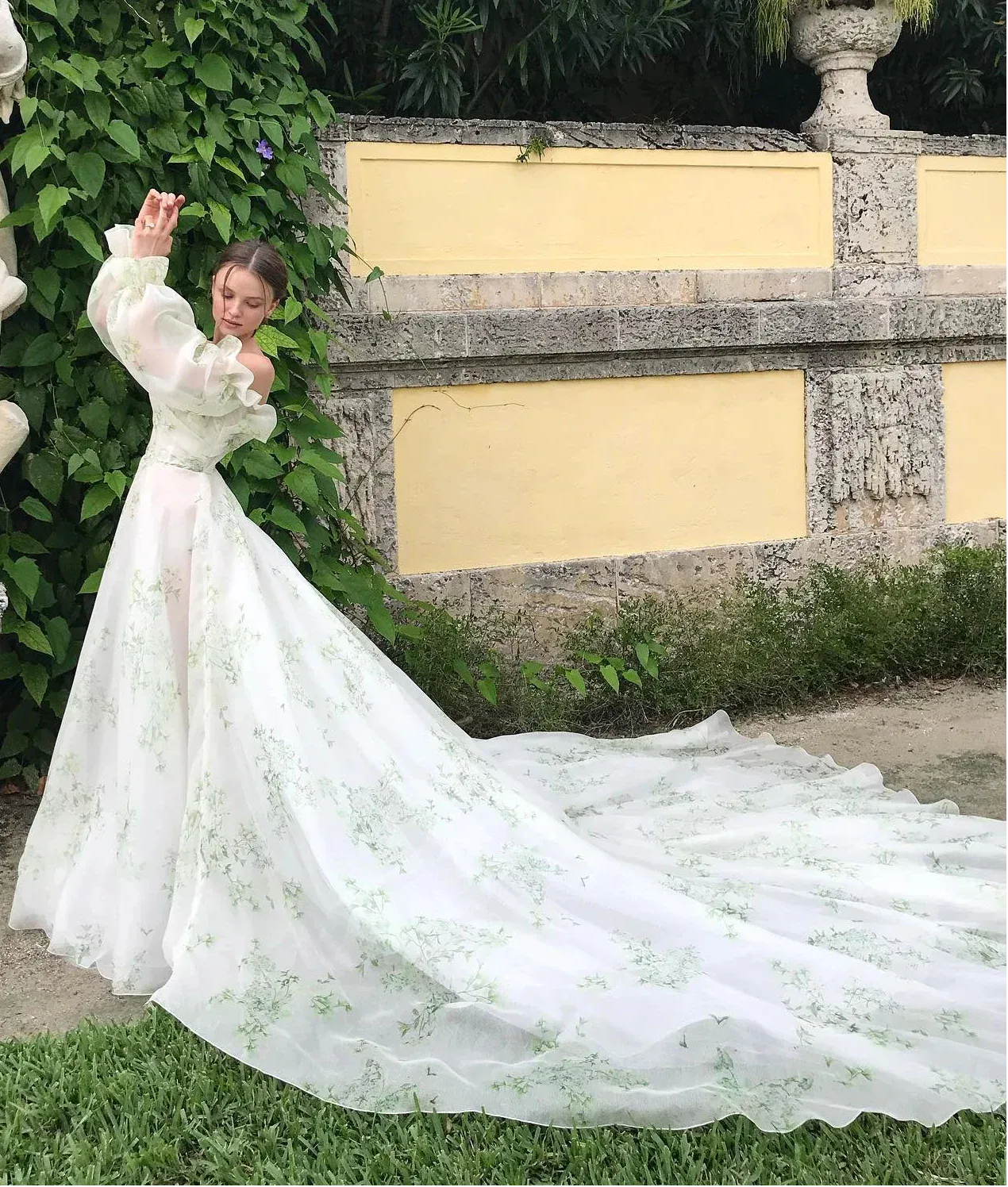 Monique Lhuillier Bloom - Size 12 Size Chart