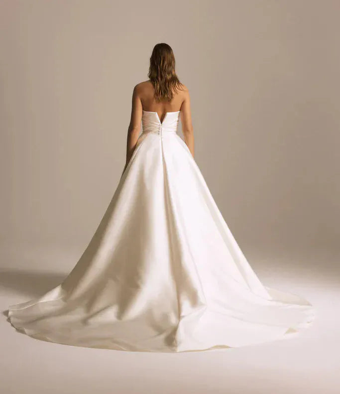 wedding dress designers bristol Nouvelle Amsale Bristol
