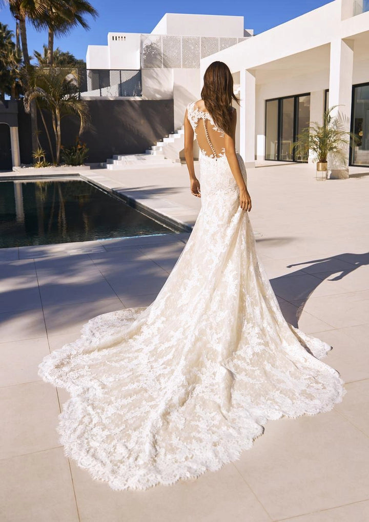 Pronovias Lyra - Size 12