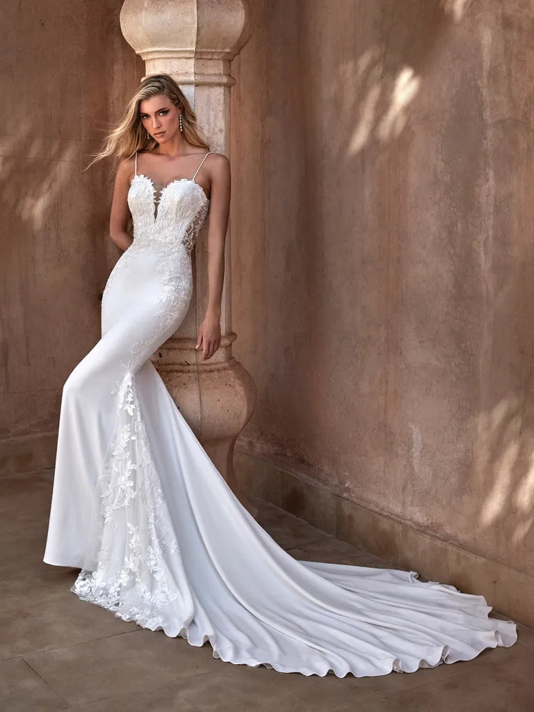 Pronovias Riau - Size 14