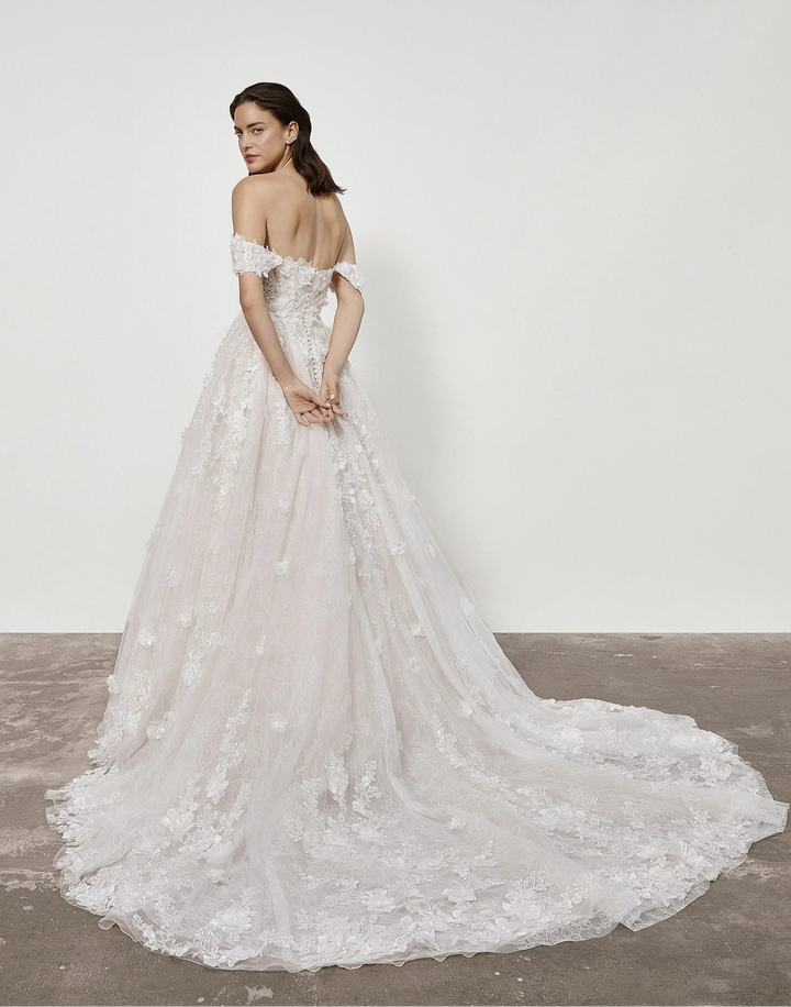 Pronovias Roland - Size 8