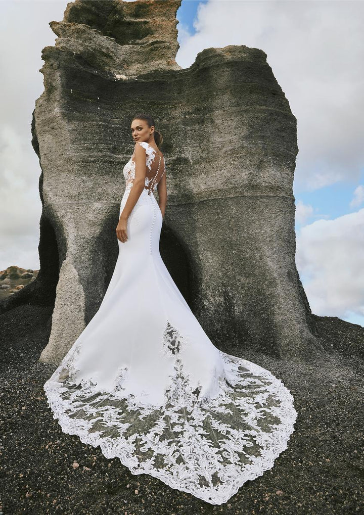 Pronovias Waitomo - Size 10