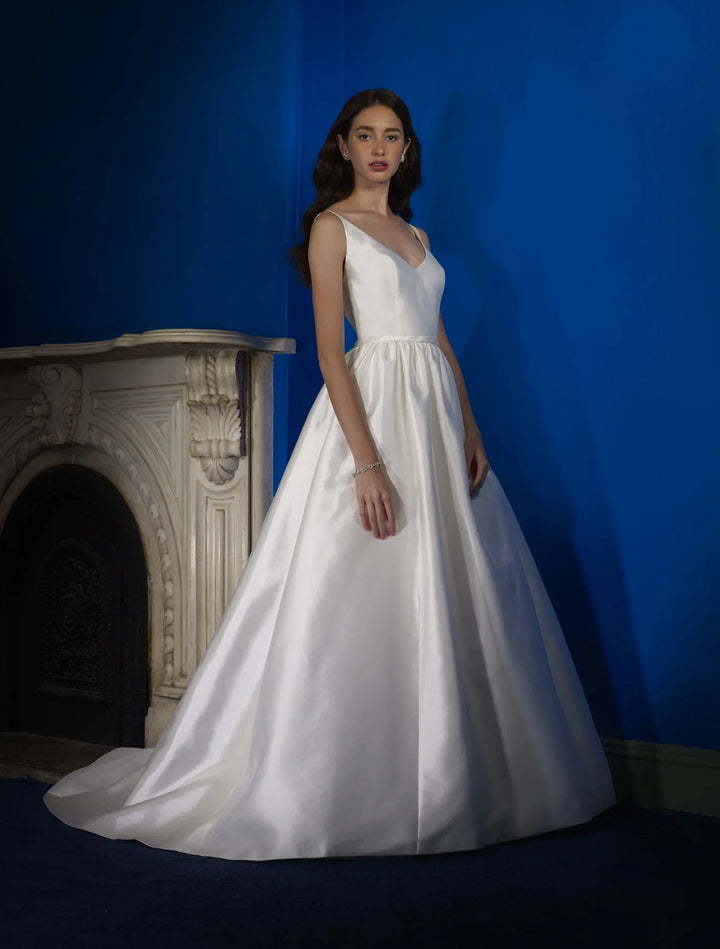 Robert Bullock Opal - Size 16