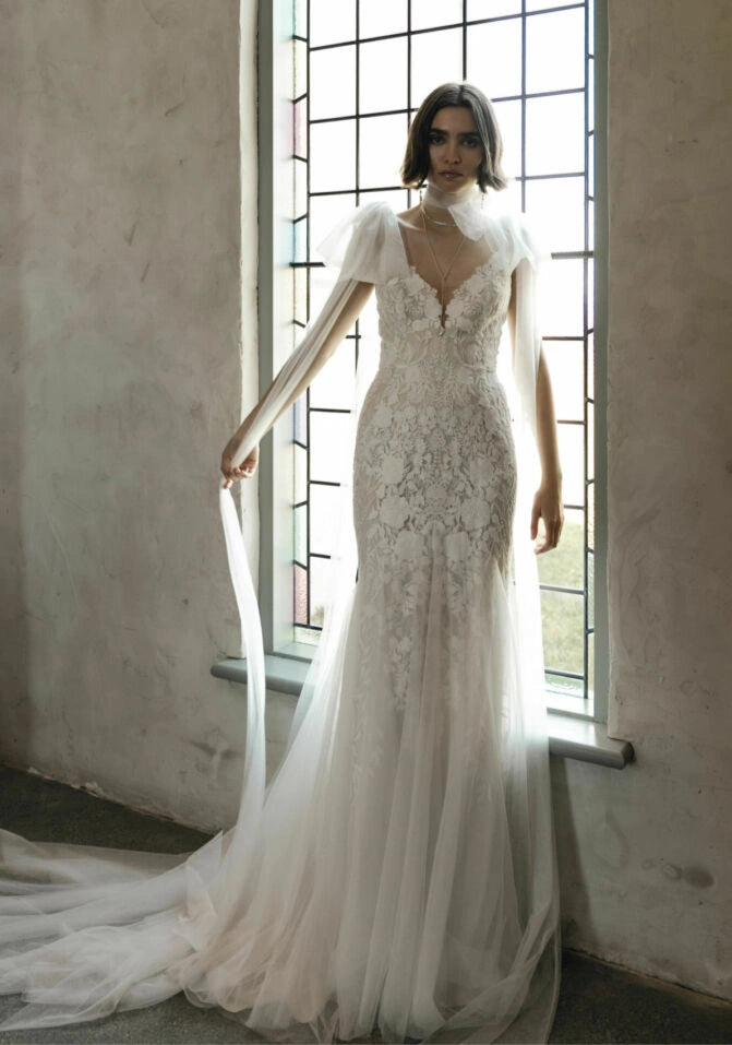 Saint Bridal Couture Miles Bow - Size 10