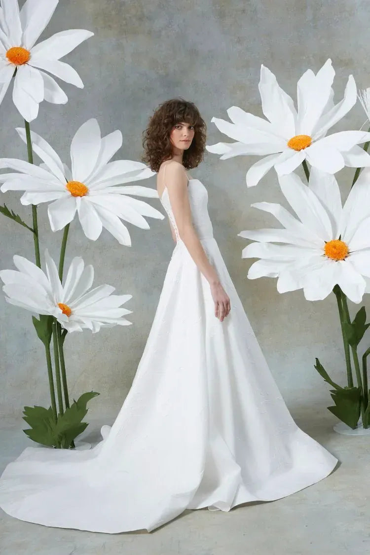 Savin Privee Brielle + Overskirt - Size 10