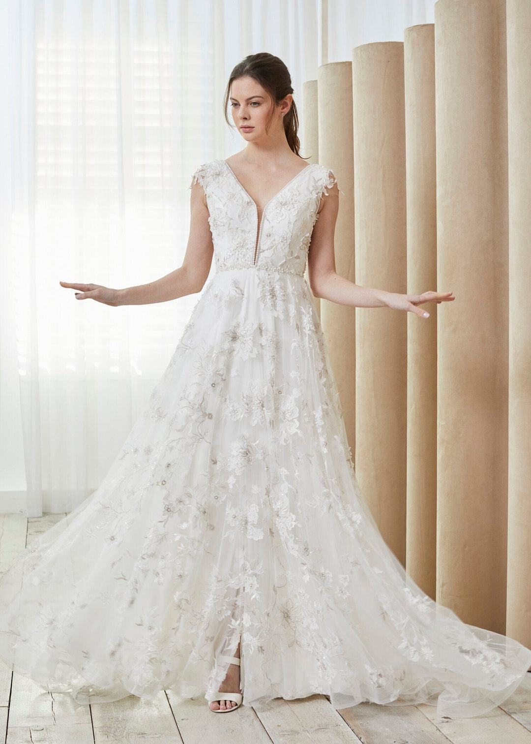 Savin London Isabella - Size 8