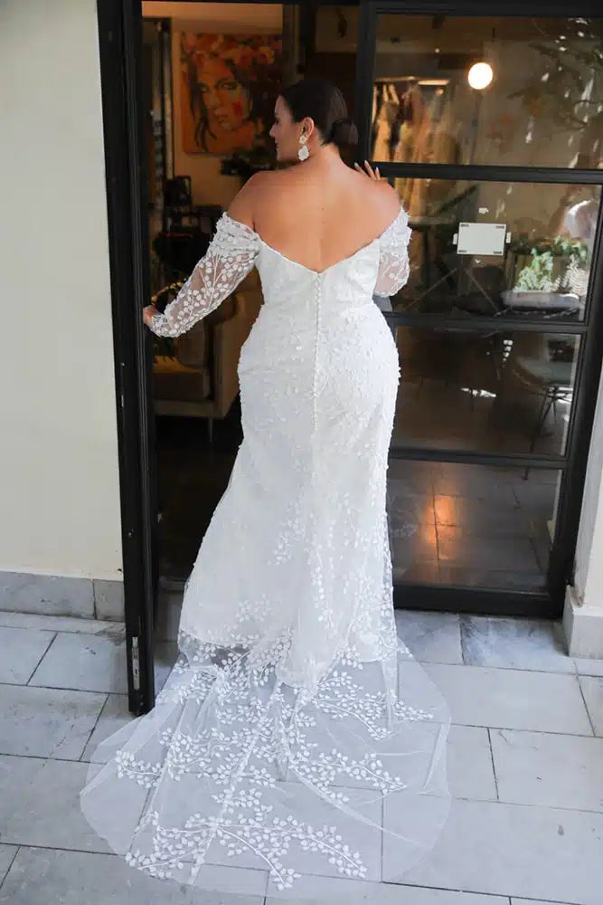 Studio Levana Fiora Fitted - Size 20