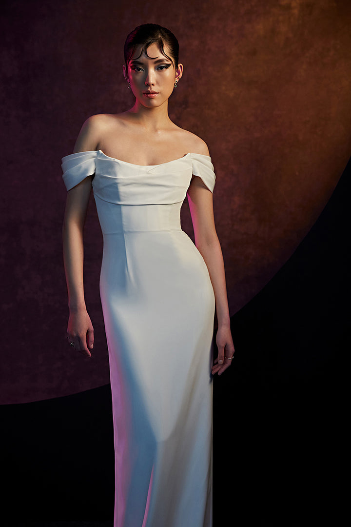 Theia Nova - Size 6